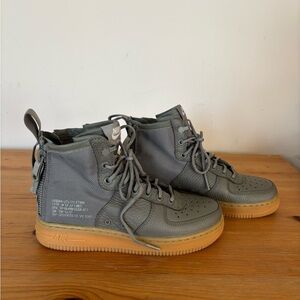 Nike Women’s SF Air Force 1 Mid Dark Stucco Boots